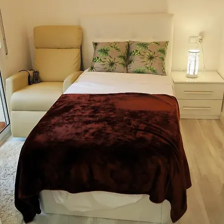Entire Apartment , 2 Bedrooms Newly Remodeled Center Sitges Barcelona Exterior photo