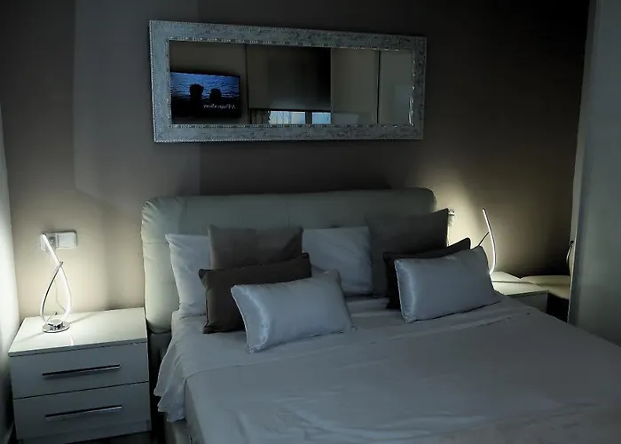 Entire Apartment , 2 Bedrooms Newly Remodeled Center Sitges Barcelona