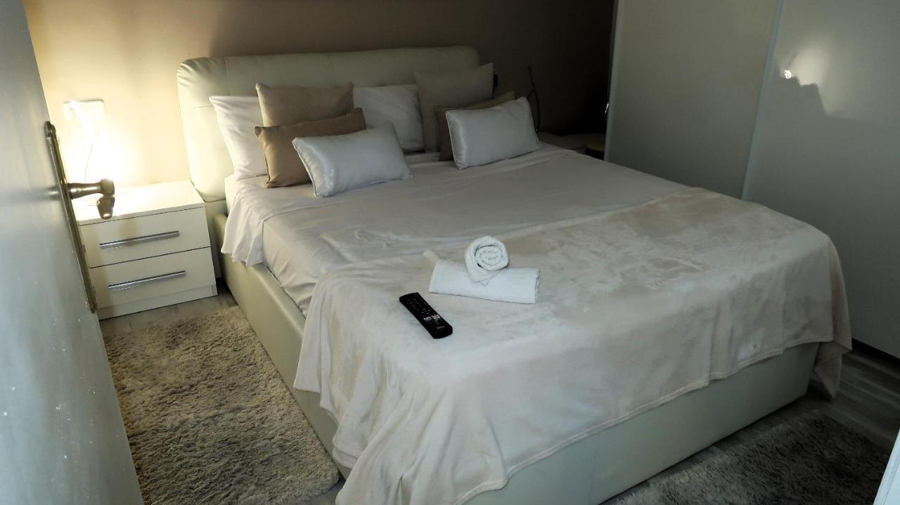 Apartament Entire , 2 Bedrooms Newly Remodeled Center Barcelona