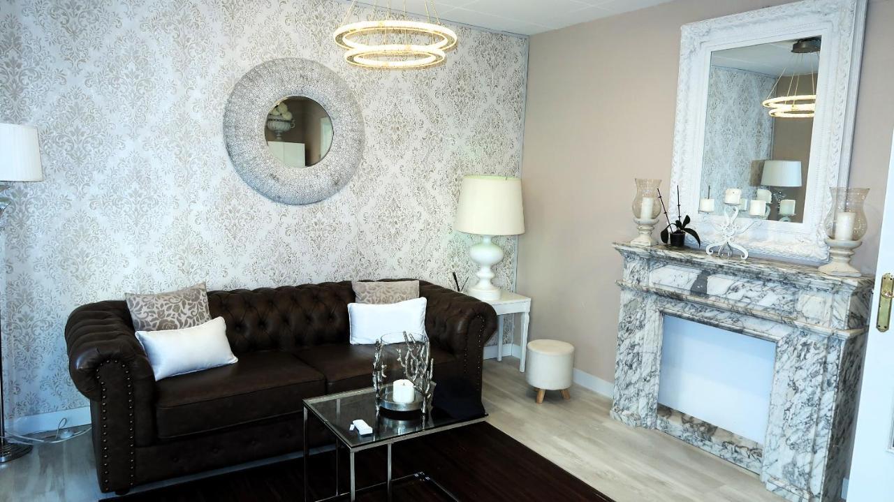 Apartament Entire , 2 Bedrooms Newly Remodeled Center Barcelona *