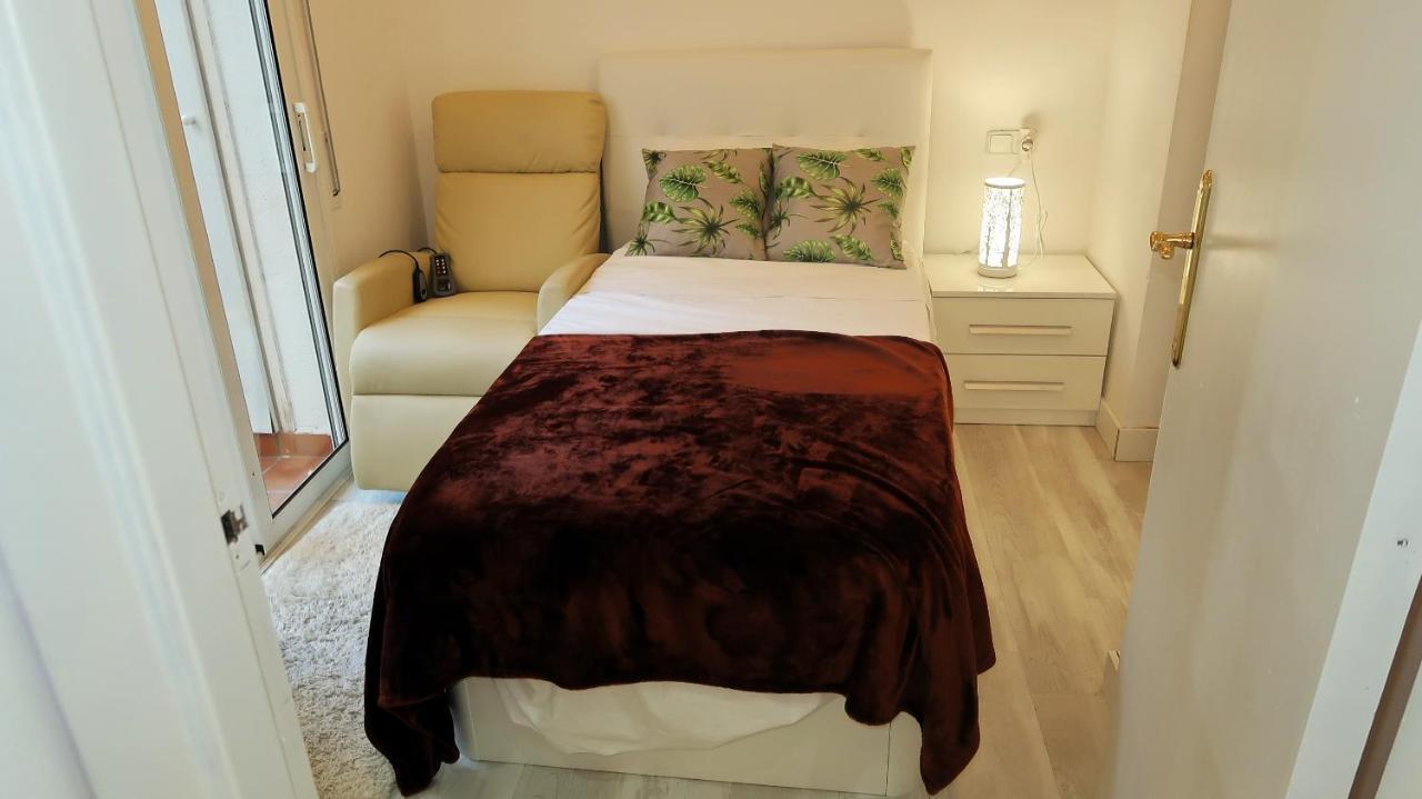 Entire , 2 Bedrooms Newly Remodeled Center Barcelona